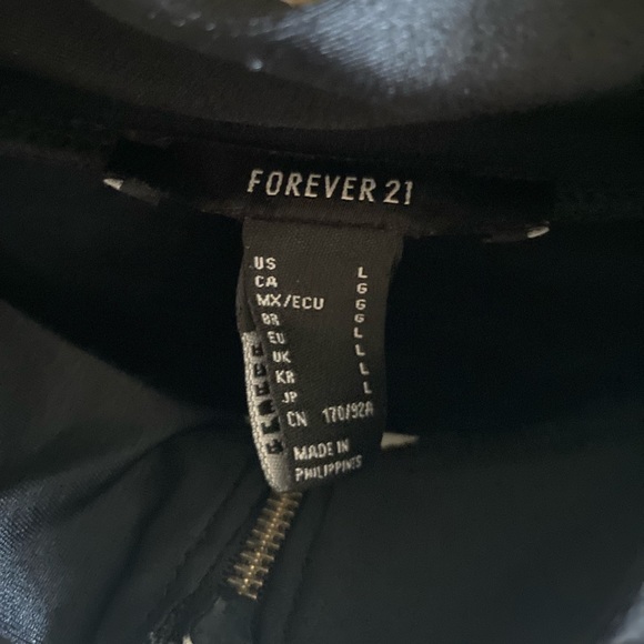 Forever 21 Half Zip Up Cropped Top - Picture 3 of 3